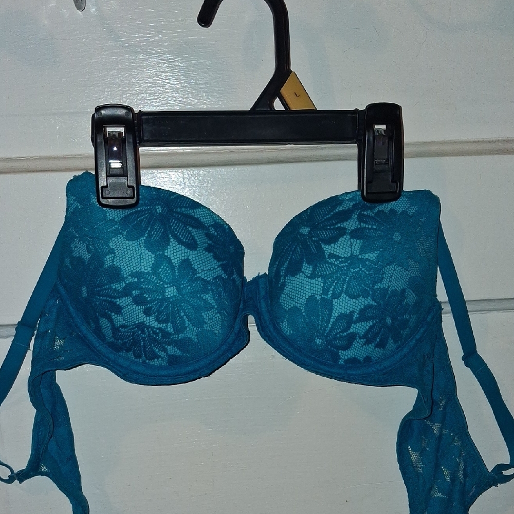 Elegant Lace Underwire Bra in Teal